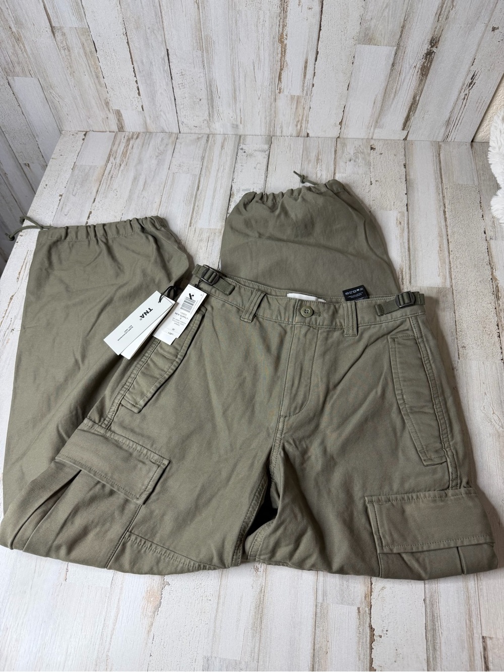 TNA Army Green Cargo Pants - Picture 6 of 13